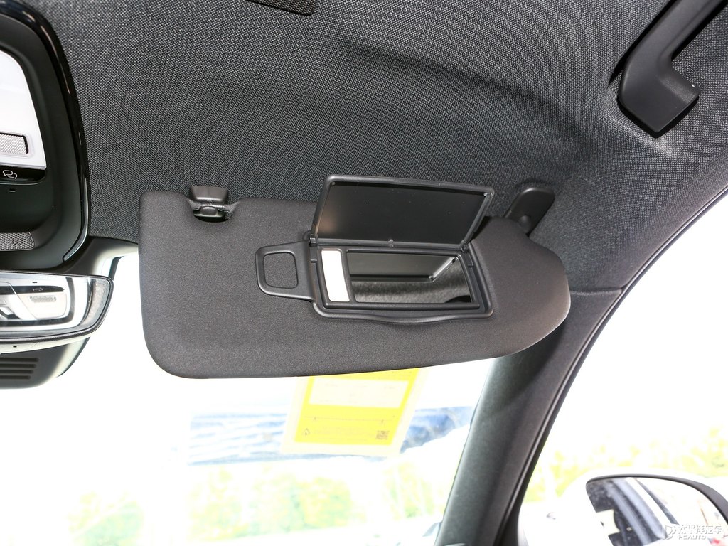 水晶白沃爾沃XC40車廂內(nèi)飾圖片