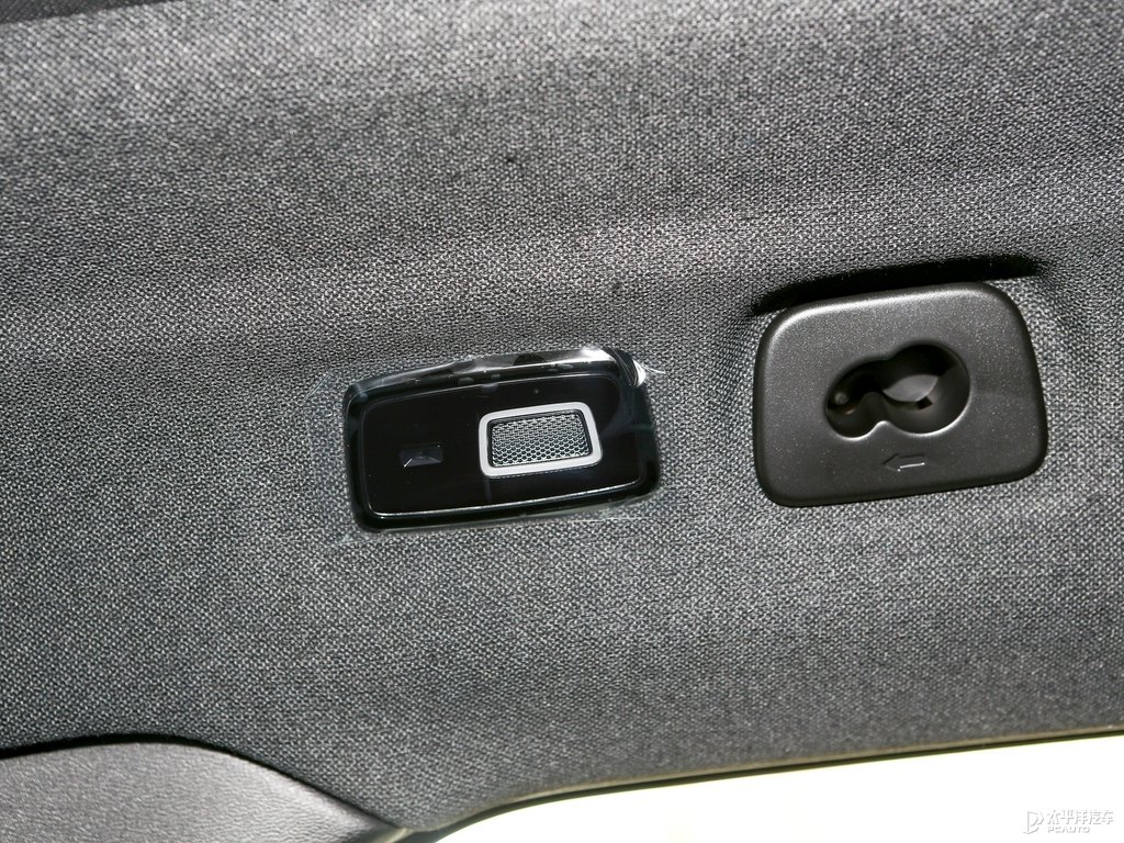 水晶白沃爾沃XC40車廂內(nèi)飾圖片