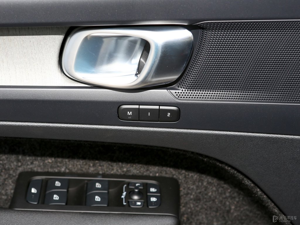 水晶白沃爾沃XC40車廂內(nèi)飾圖片