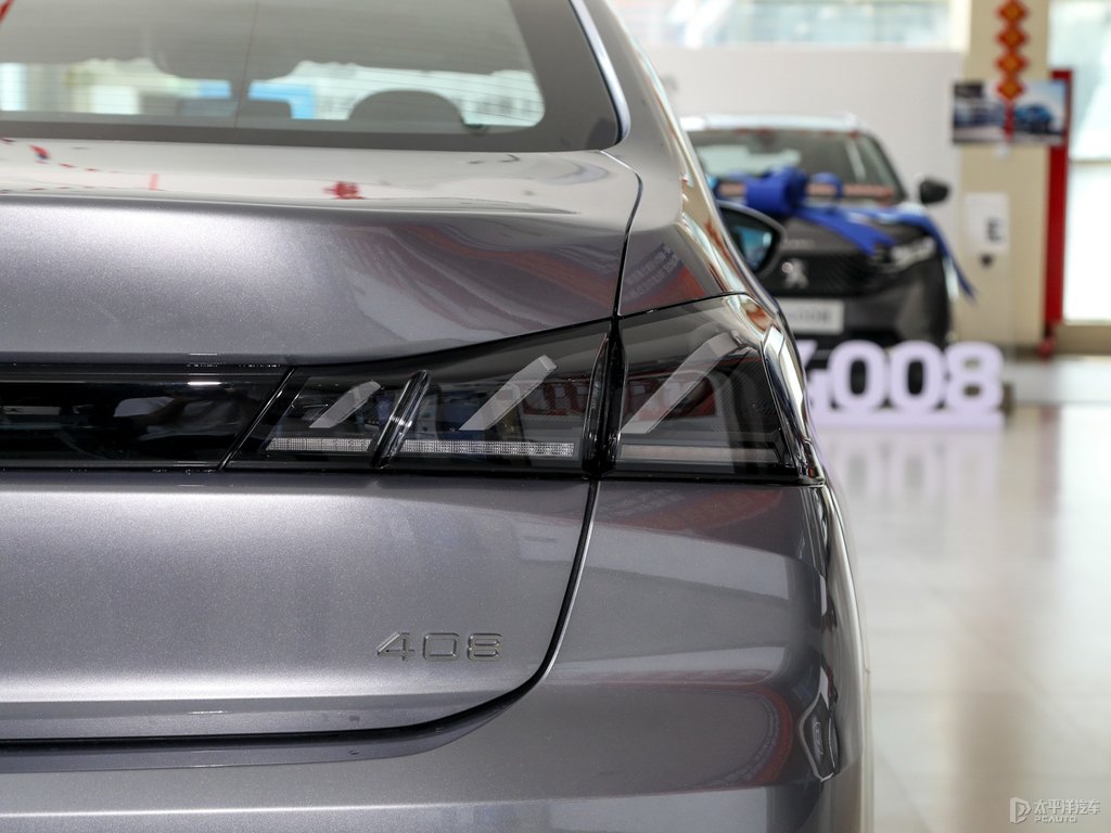 銀翼灰標(biāo)致408車尾外觀圖片