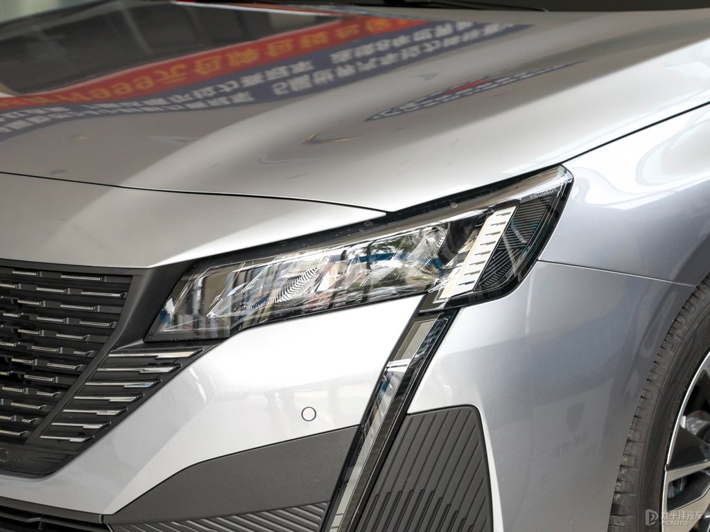 銀翼灰標致408車頭外觀圖片
