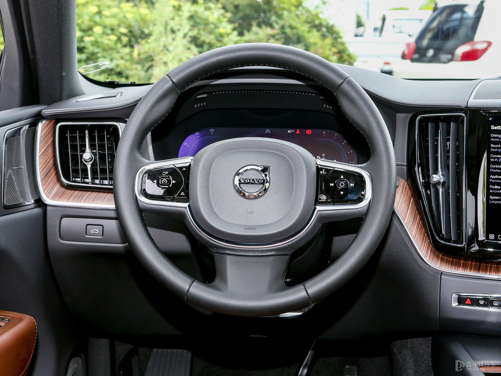 星耀沙沃爾沃XC60中控內(nèi)飾圖片