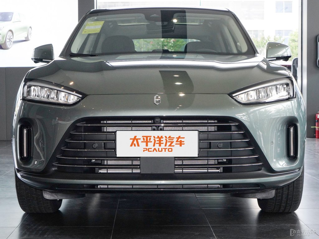 松霜綠問(wèn)界M5車頭外觀圖片