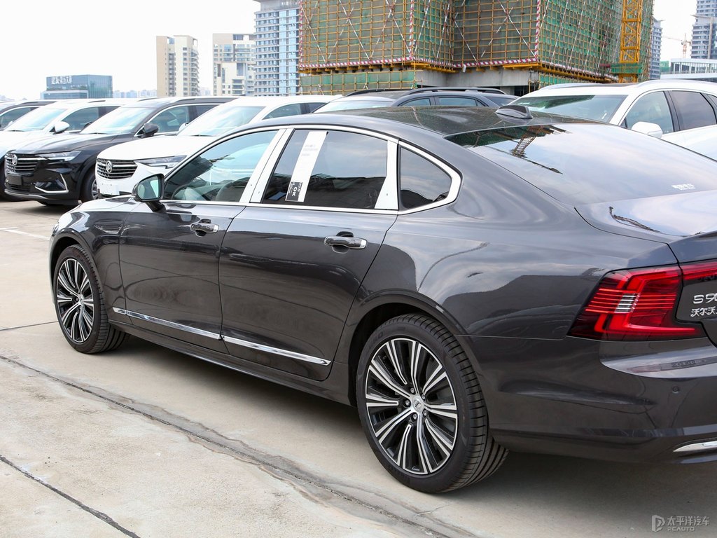 瑪瑙黑沃爾沃S90車身外觀圖片