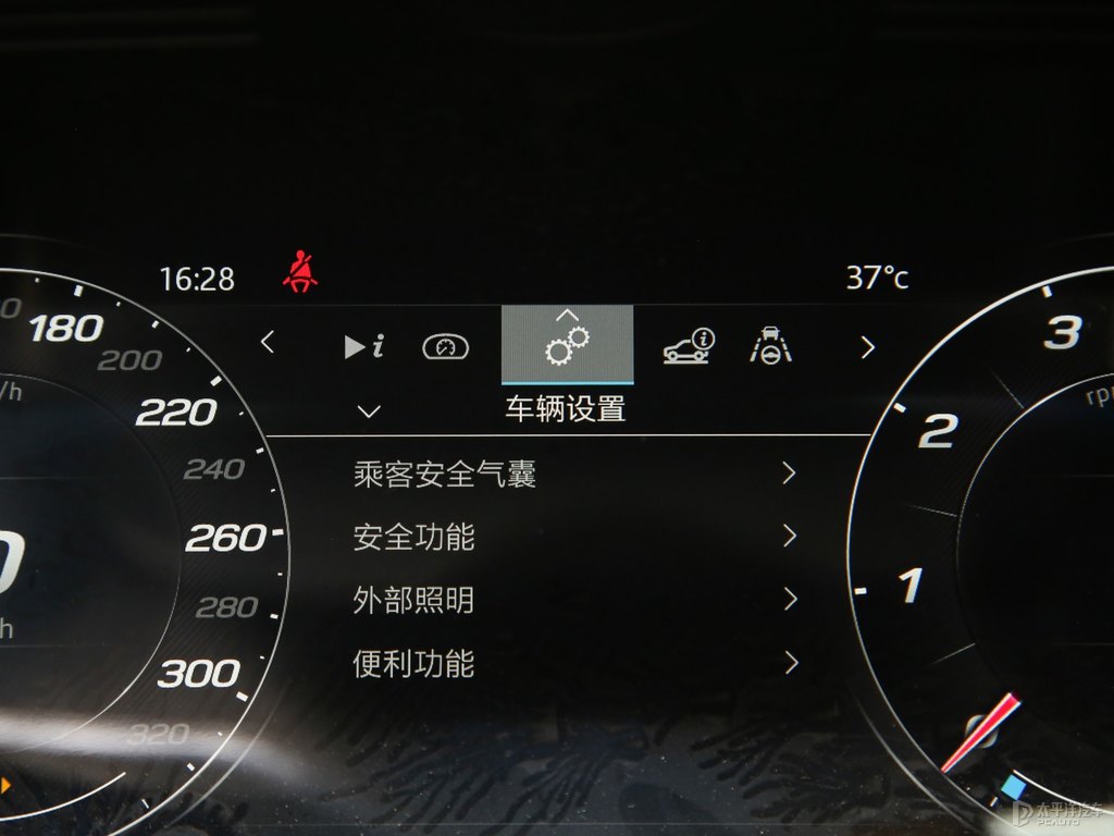 佛羅倫薩紅捷豹F-TYPE中控內(nèi)飾圖片