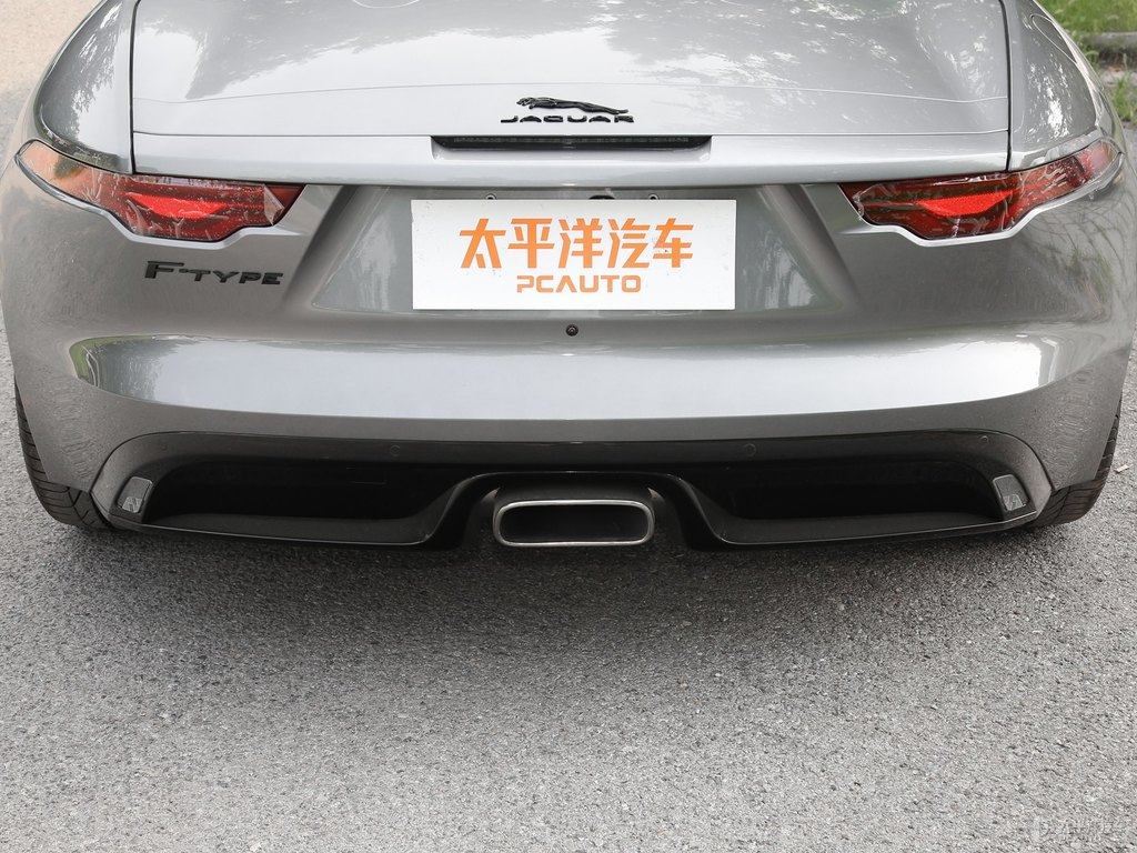 艾格峰灰捷豹F-TYPE車(chē)尾外觀圖片