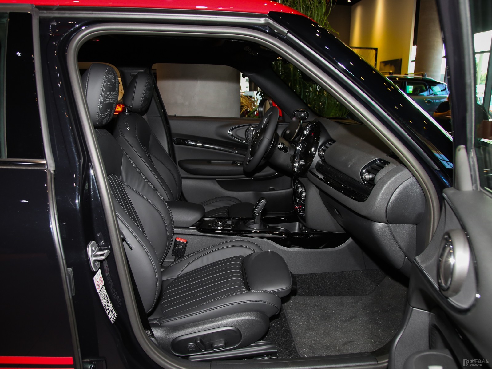 MINI JCW CLUBMAN空間高清大圖