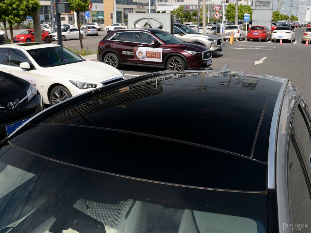 浪潮灰英菲尼迪QX50車身外觀圖片