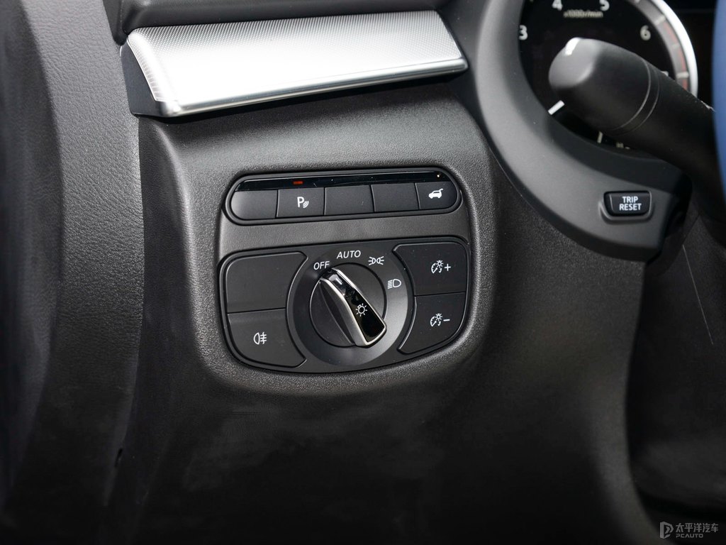 浪潮灰英菲尼迪QX50中控內(nèi)飾圖片