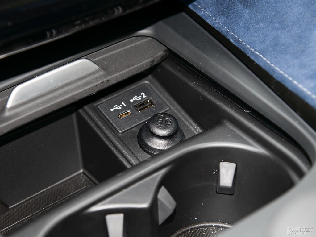 浪潮灰英菲尼迪QX50中控內(nèi)飾圖片