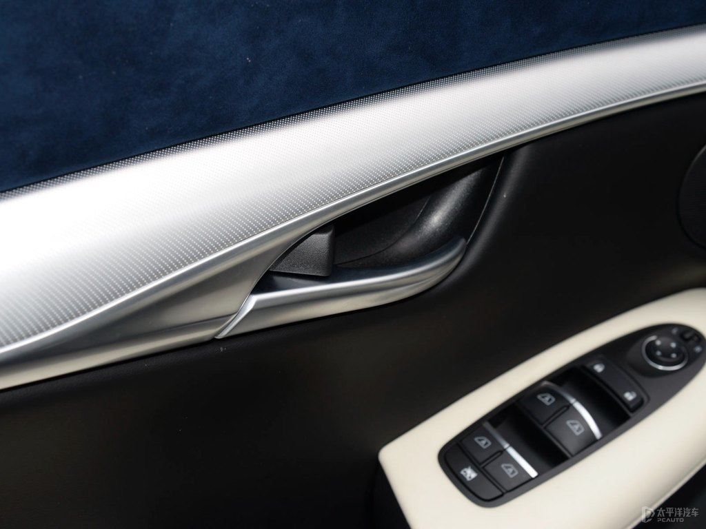 浪潮灰英菲尼迪QX50車廂內(nèi)飾圖片