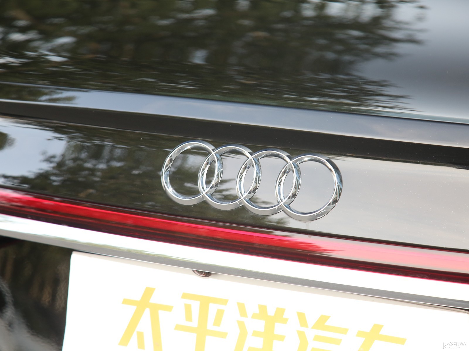 奧迪A8L外觀高清大圖
