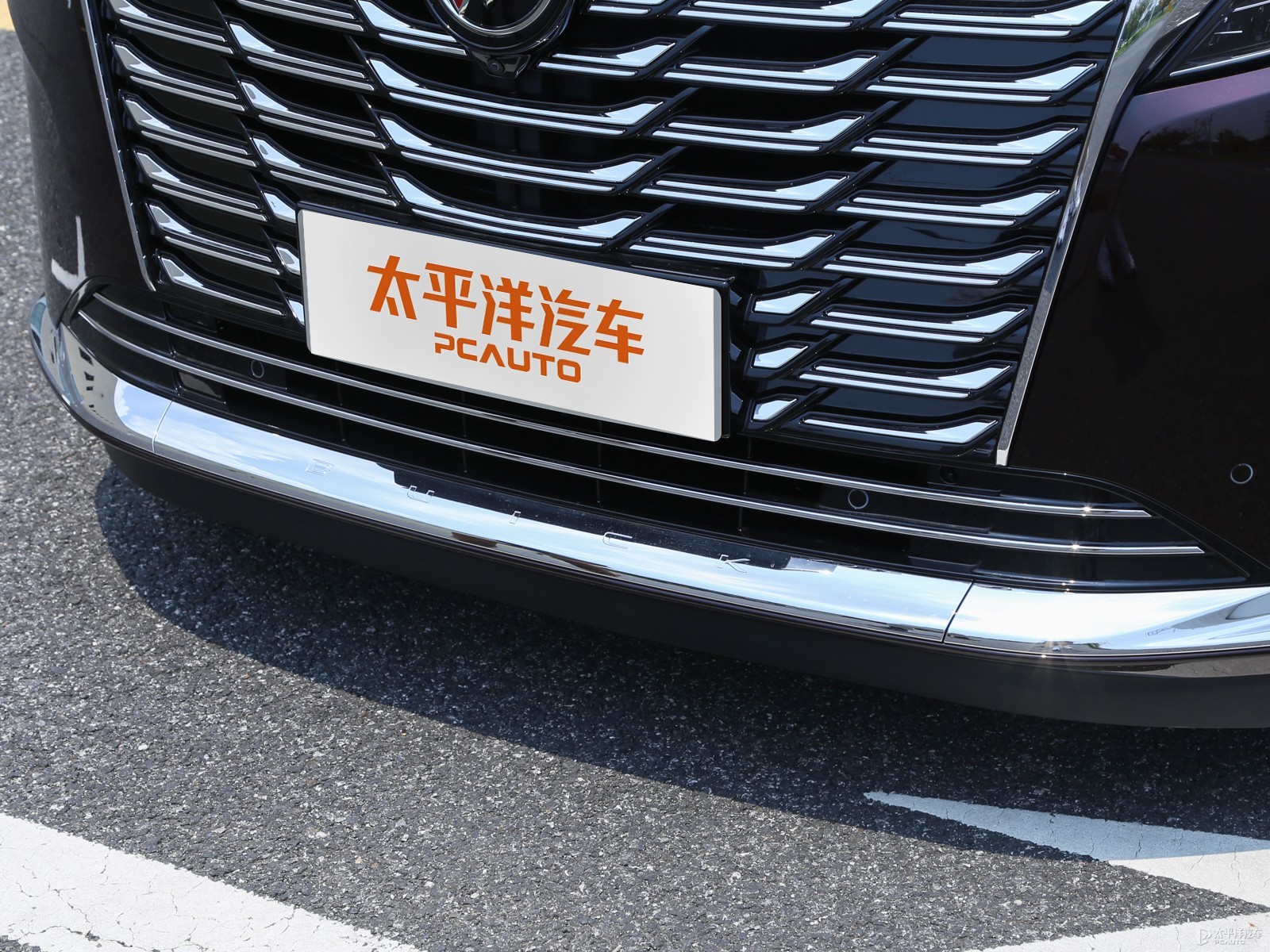 別克GL8外觀高清大圖