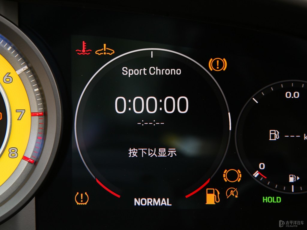 黑色保時捷911中控內(nèi)飾圖片