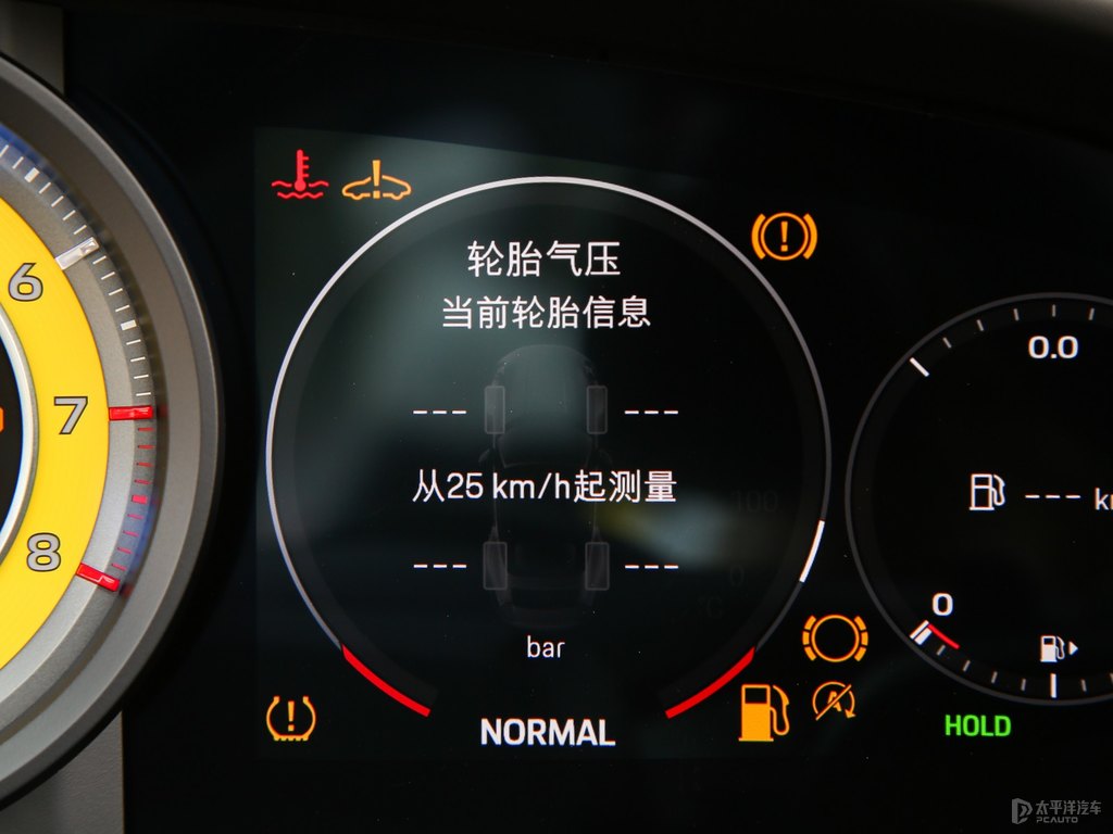 黑色保時(shí)捷911中控內(nèi)飾圖片