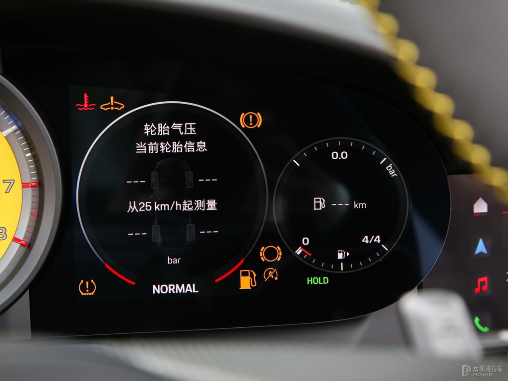 黑色保時捷911中控內(nèi)飾圖片