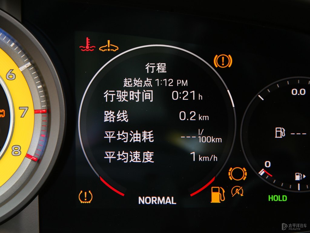 黑色保時捷911中控內(nèi)飾圖片