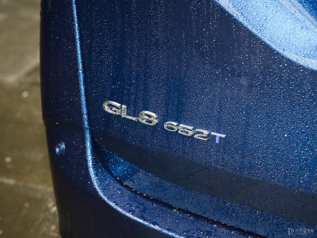 星海藍別克GL8車尾外觀圖片