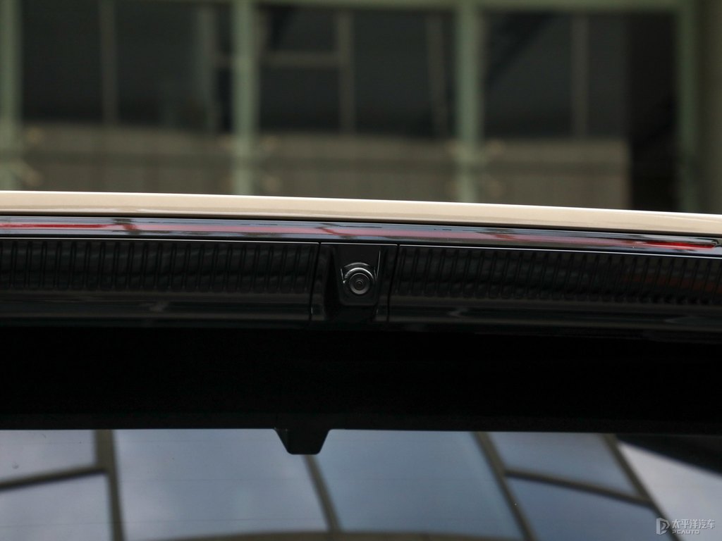 殿藏金傳祺M8車尾外觀圖片