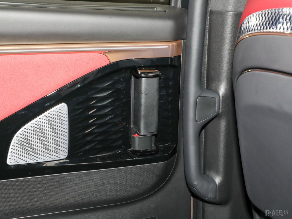 殿藏金傳祺M8車廂內(nèi)飾圖片
