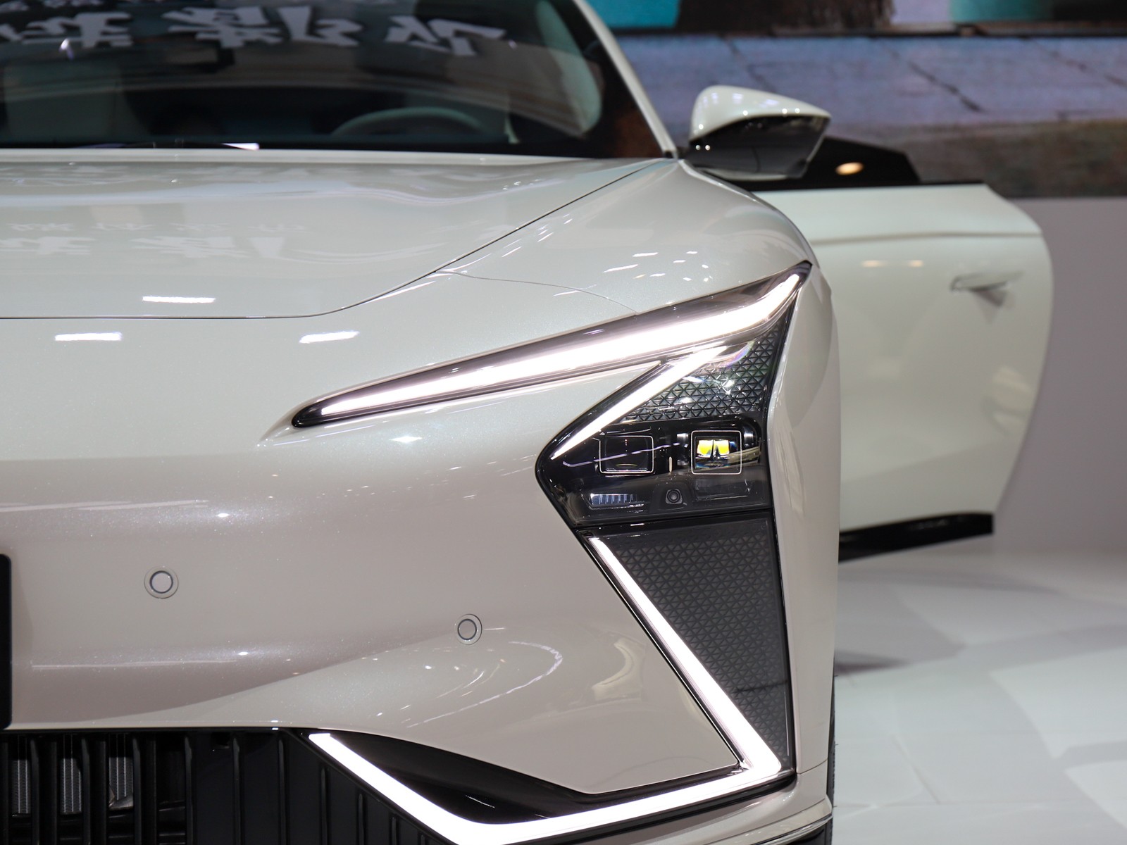智己L7車展高清大圖