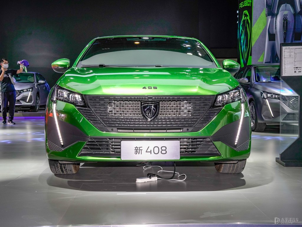 標(biāo)致408圖片