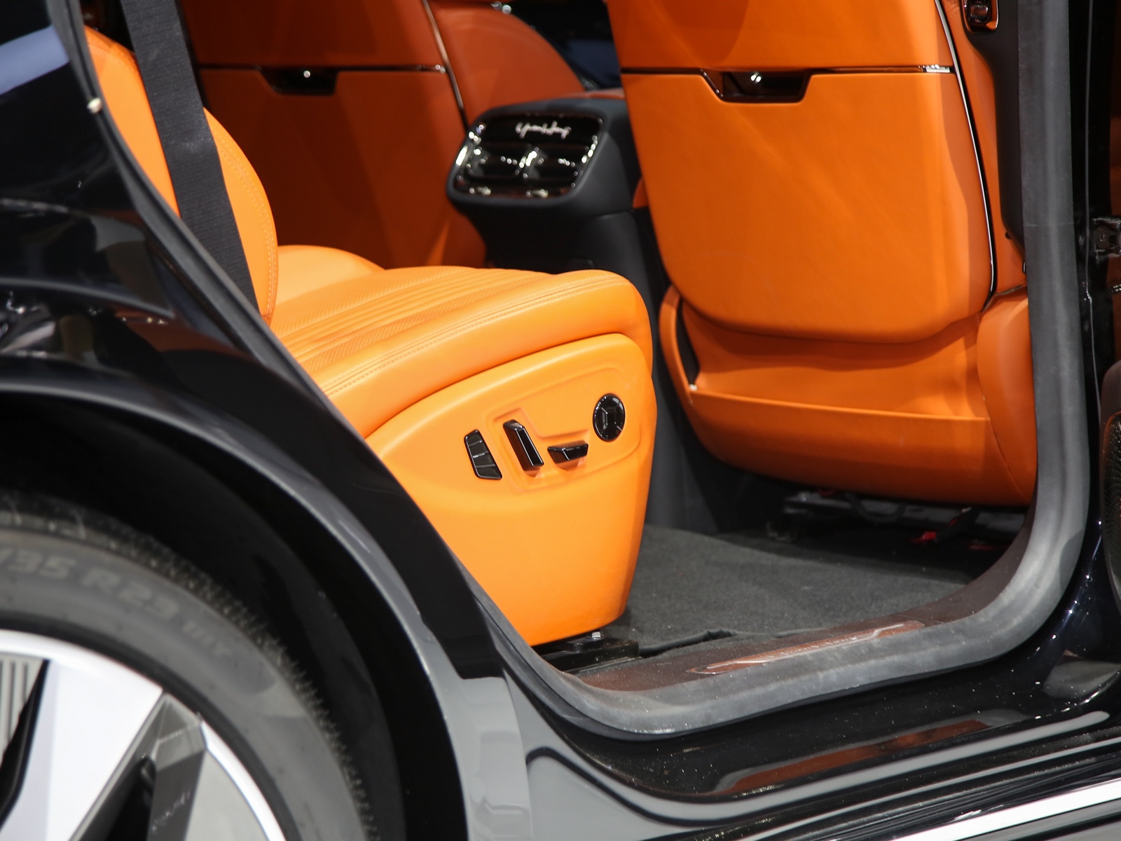 遠(yuǎn)航H9車展高清大圖