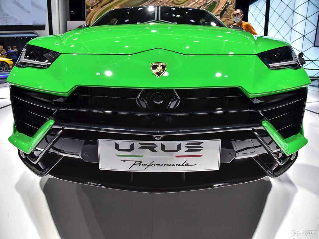蘭博基尼Urus車頭外觀圖片