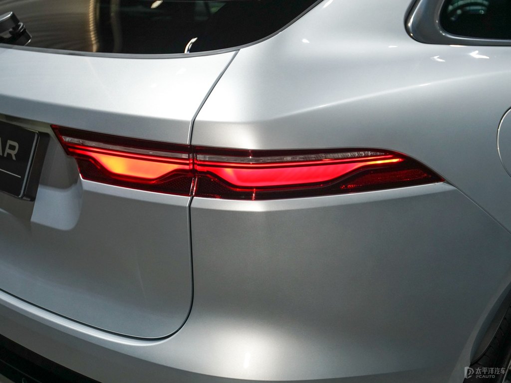 ݱF-PACE܇β^DƬ