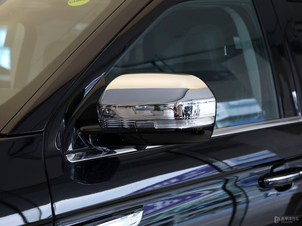瀚金黑領(lǐng)航員車身外觀圖片