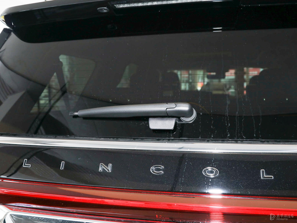 瀚金黑領(lǐng)航員車尾外觀圖片