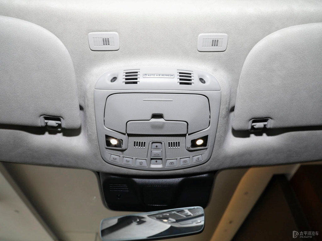 瀚金黑領(lǐng)航員車廂內(nèi)飾圖片