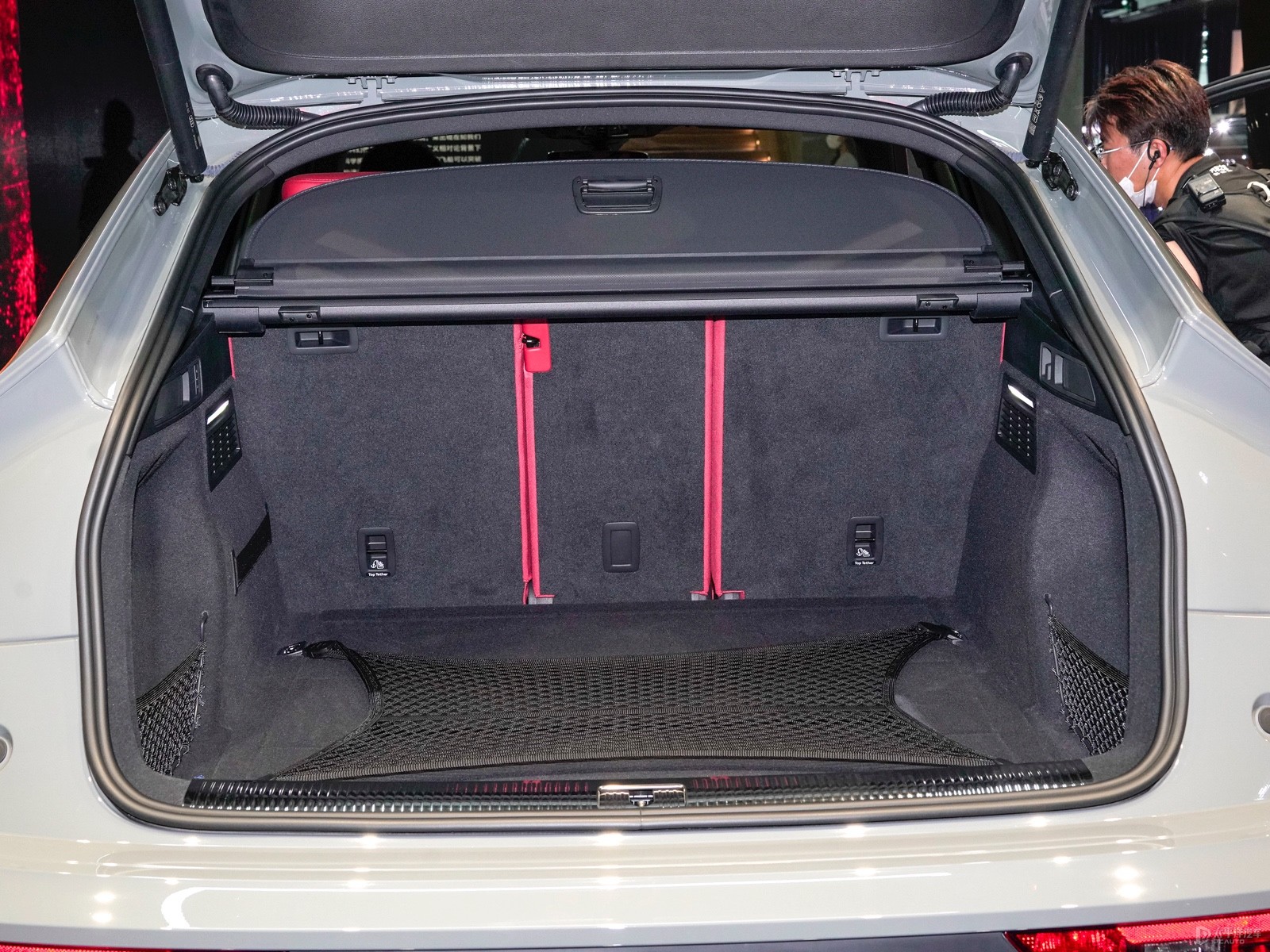 奧迪SQ5 Sportback空間高清大圖