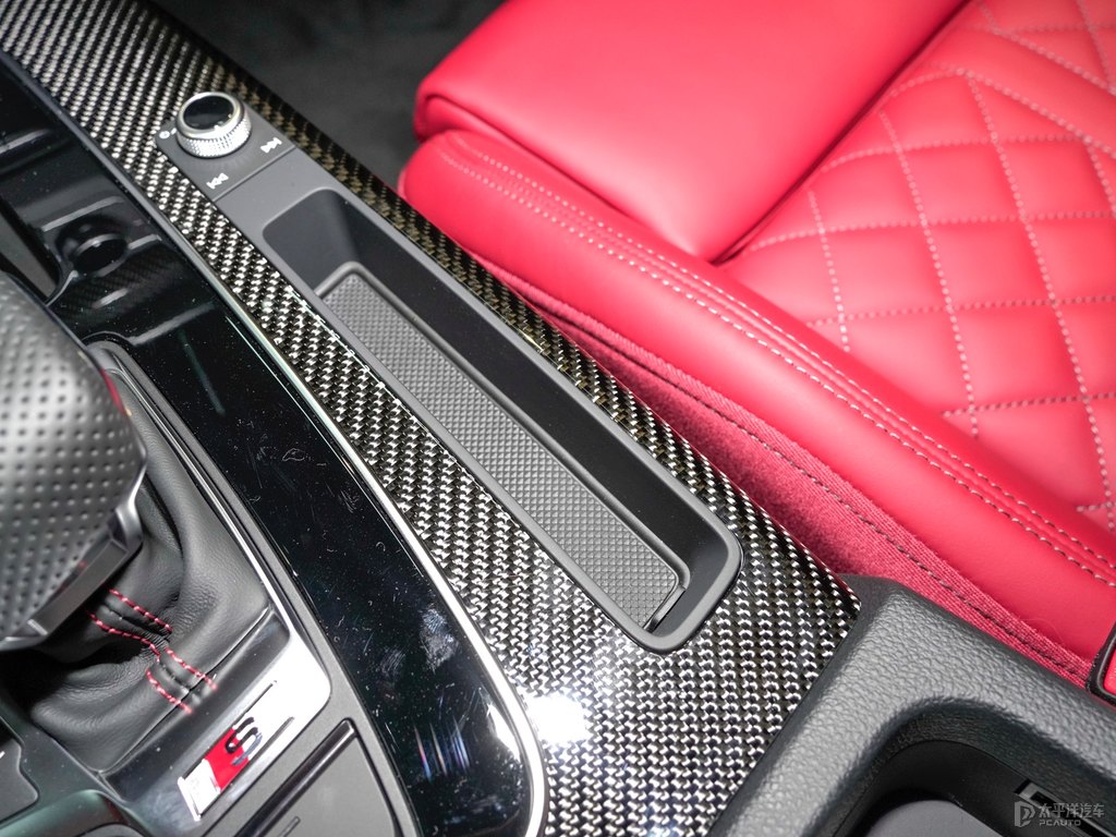 WSQ5 SportbackggDƬ