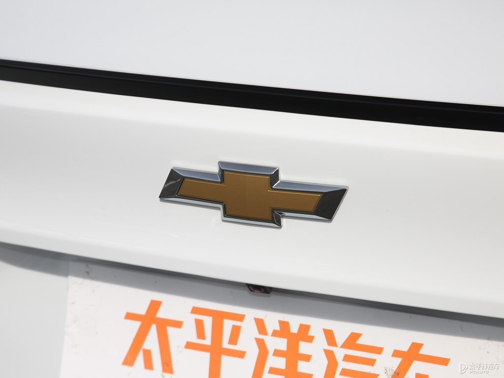 閃耀白科魯澤車尾外觀圖片