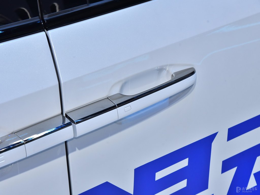 刃影白傳祺M8車身外觀圖片