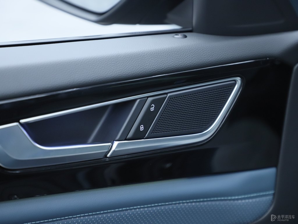 曠野青途昂X車廂內(nèi)飾圖片