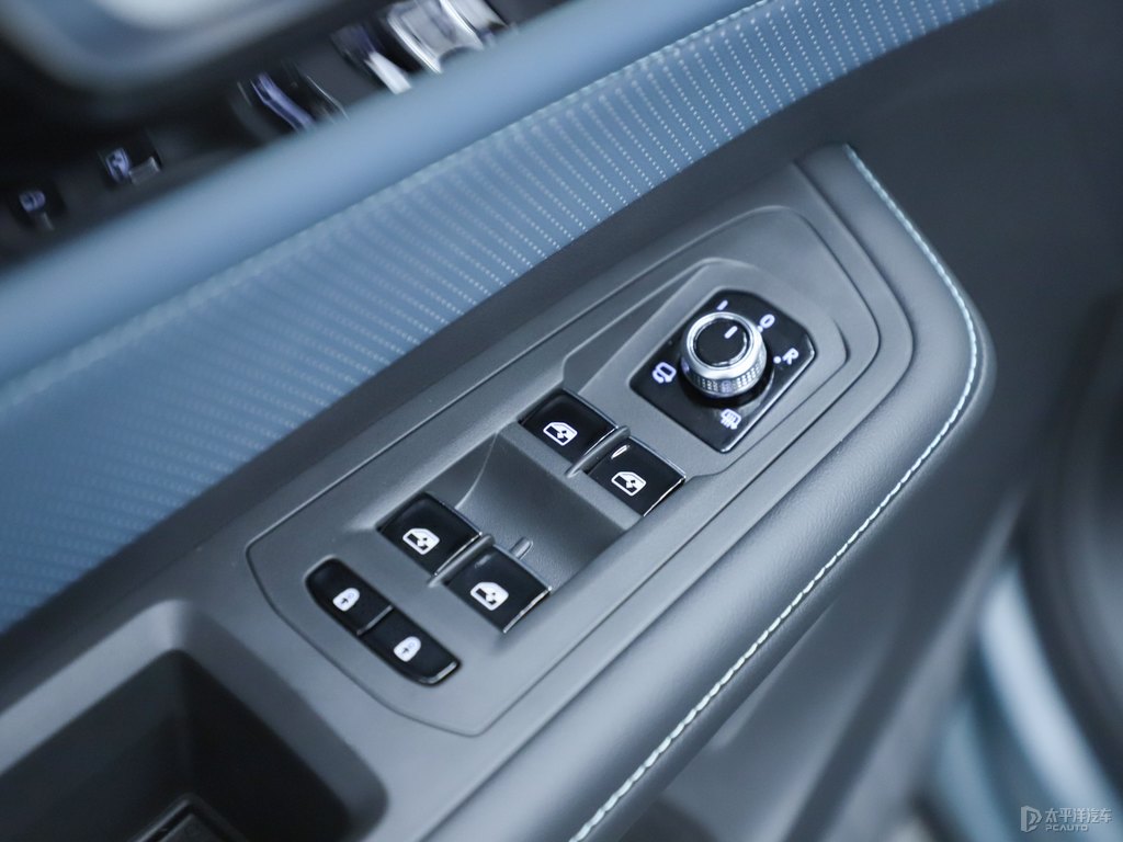 曠野青途昂X車(chē)廂內(nèi)飾圖片
