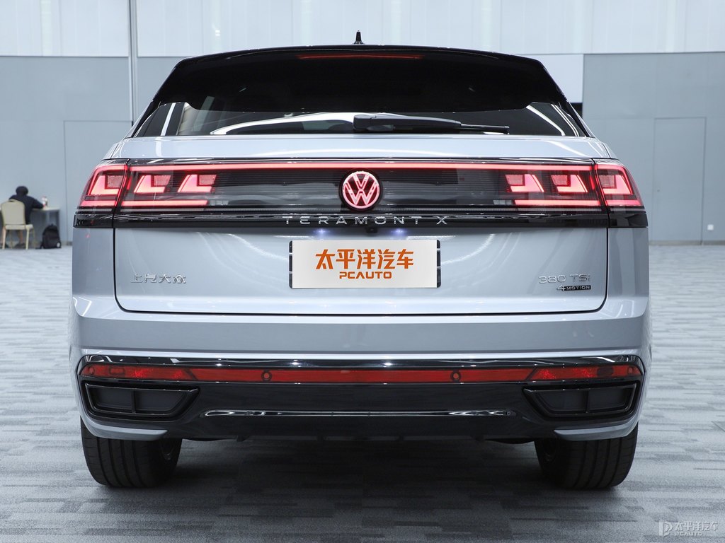 珀光銀途昂X車尾外觀圖片