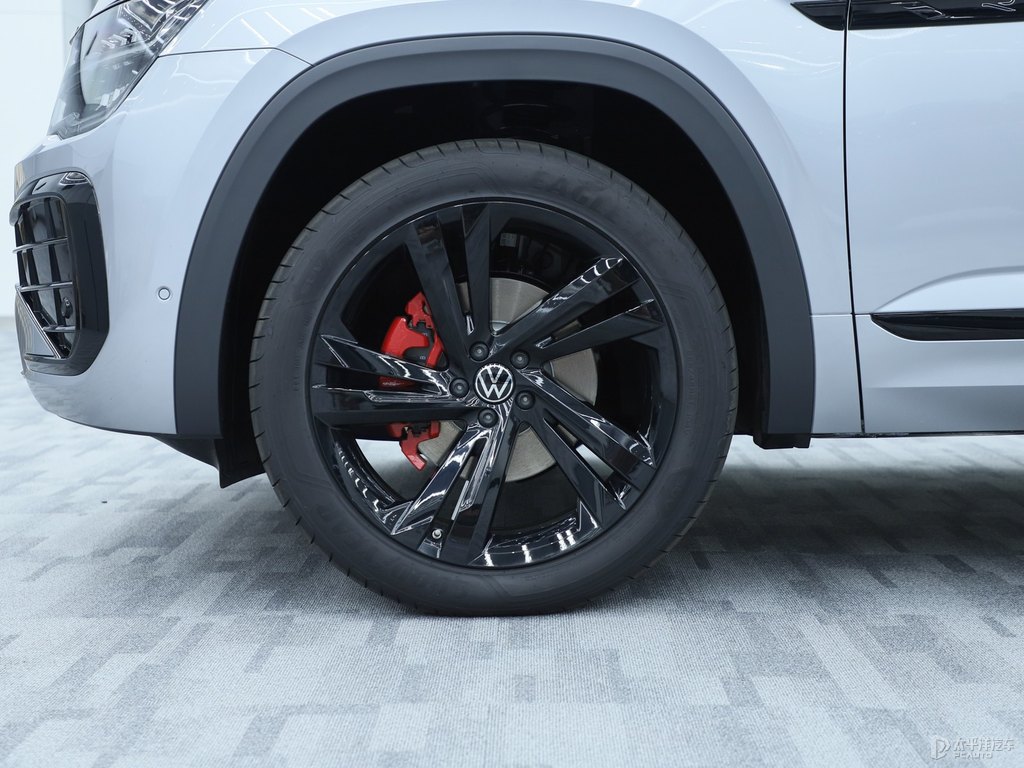 珀光銀途昂X車身外觀圖片