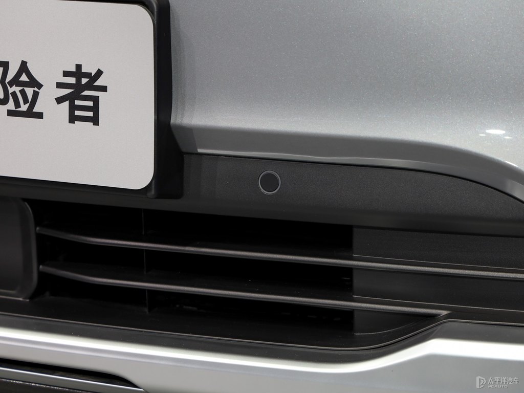 白令海灰探險者車頭外觀圖片