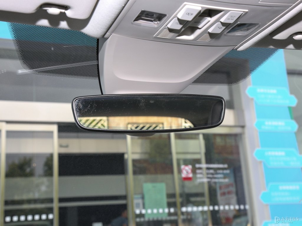 錫石灰探岳車廂內(nèi)飾圖片
