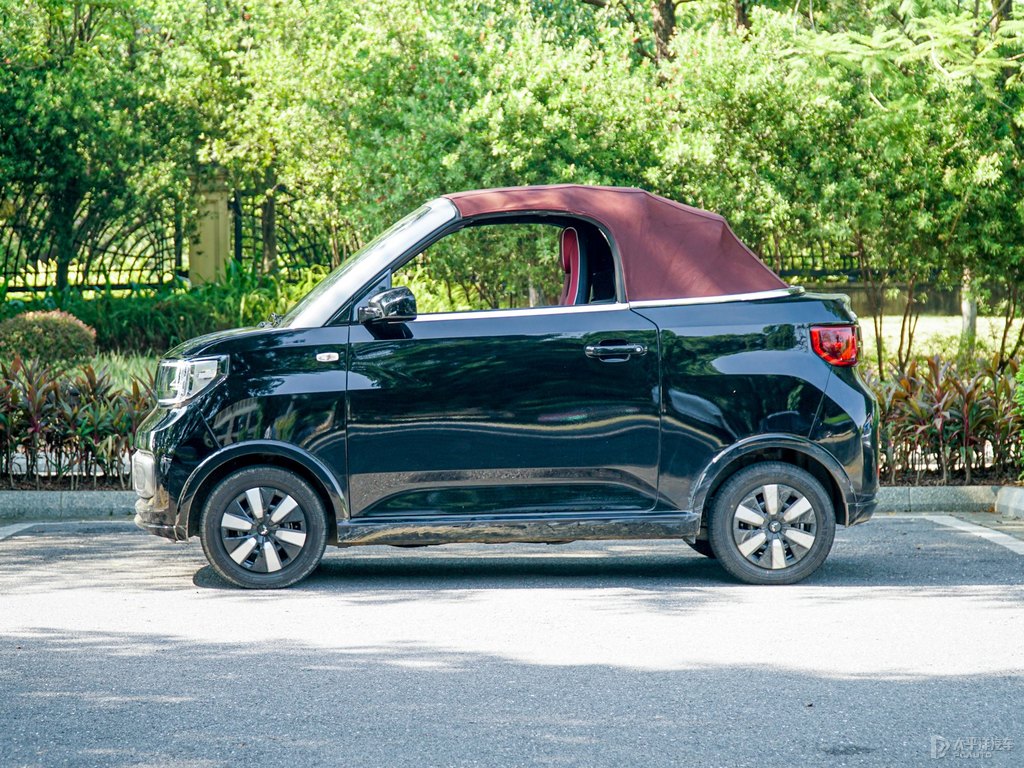 摩登黑宏光MINIEV整車外觀外觀圖片