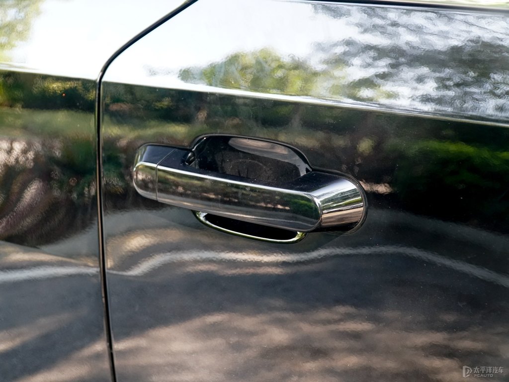 摩登黑宏光MINIEV車身外觀圖片