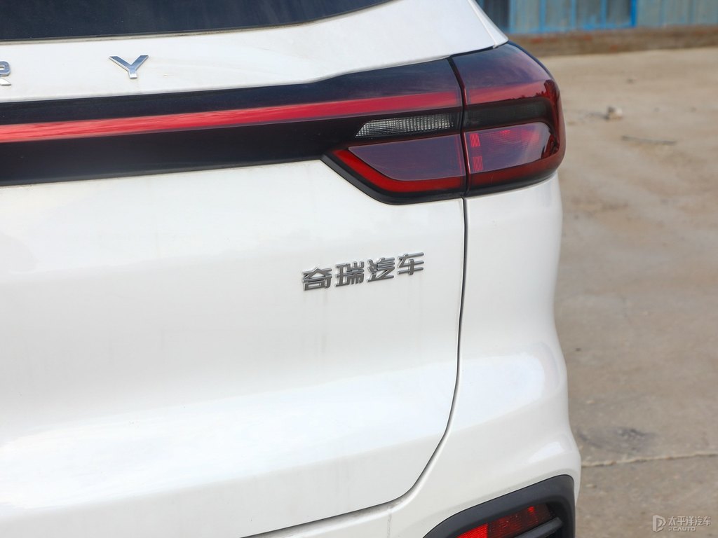 曜石黑瑞虎8車尾外觀圖片