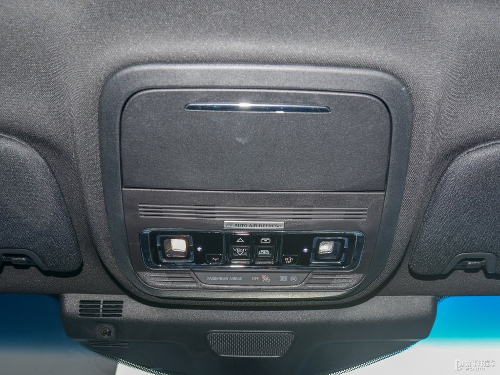 深邃藍(lán)航海家車廂內(nèi)飾圖片
