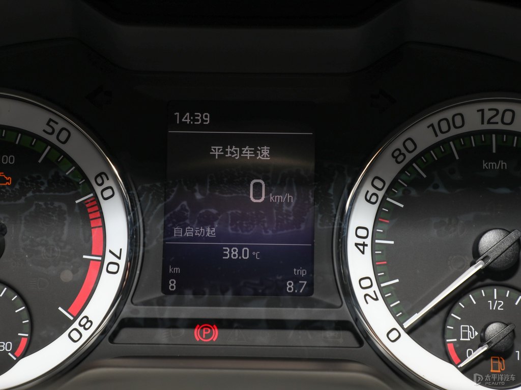 晶瑩白明銳中控內飾圖片