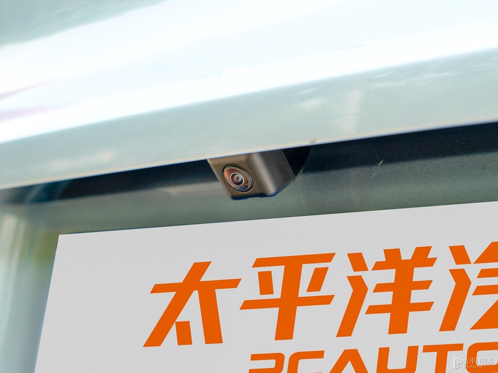 海鹽藍吉利ICON車尾外觀圖片