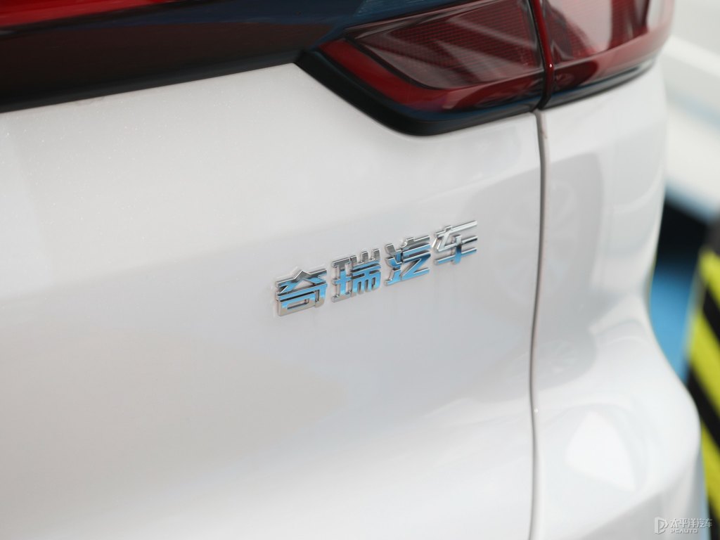 珍珠白瑞虎8車尾外觀圖片