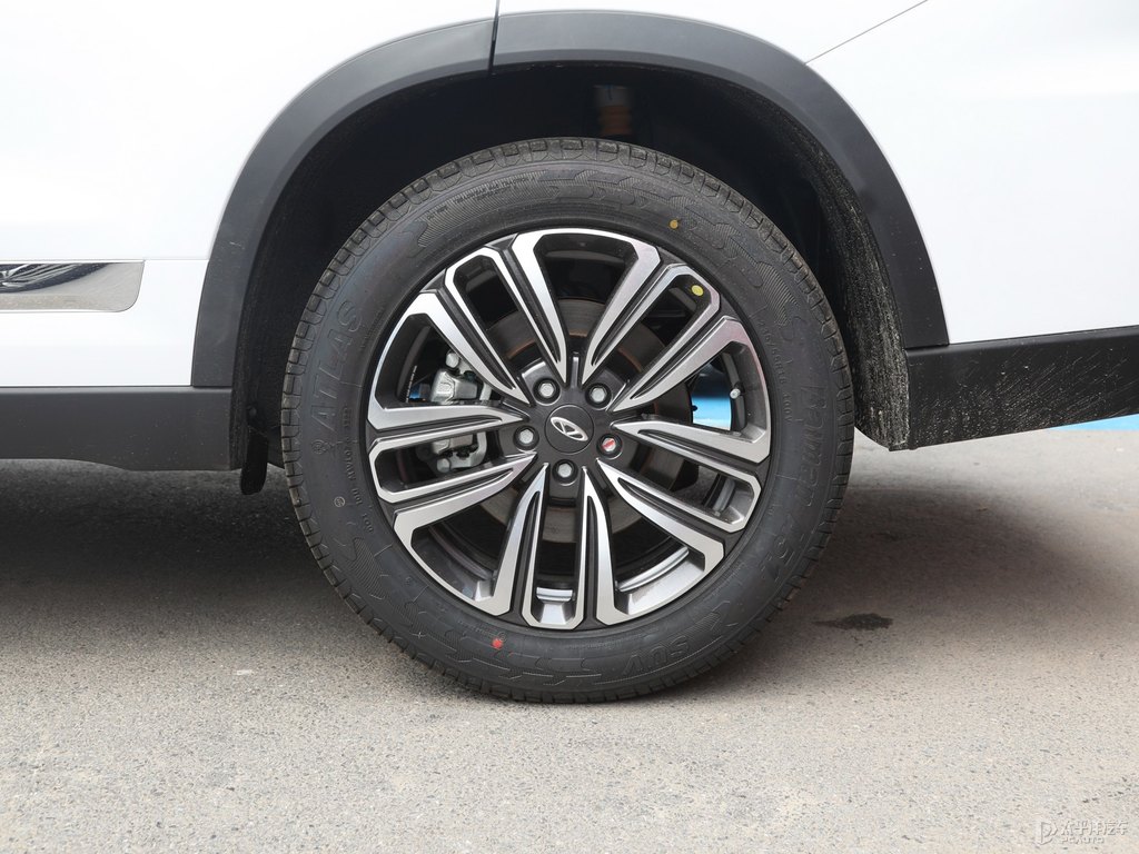 珍珠白瑞虎8車身外觀圖片